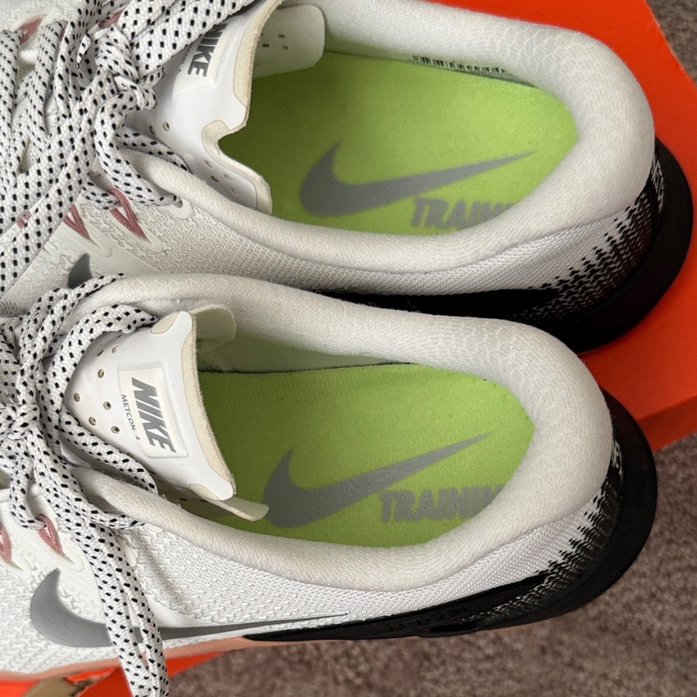 Women’s Nike Metcon 4 Size 9.5 - Picture 7 of 8